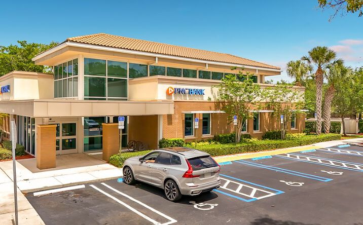 Pictures of Retail property located at 2561 N University Dr, Coral Springs, FL 33065 for sales - image #1