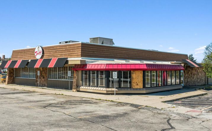 Pictures of Retail property located at 4765 Montgomery Rd, Cincinnati, OH 45212 for sales - image #1