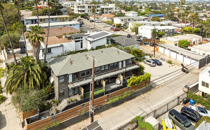 Pictures of Multifamily property located at 250 3rd Ave, Los Angeles, CA 90291 for sales - image #1