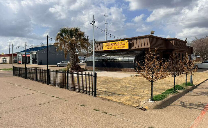 Pictures of Retail property located at 2301 W PIONEER PKWY, PANTEGO, TX 76013 for sales - image #1
