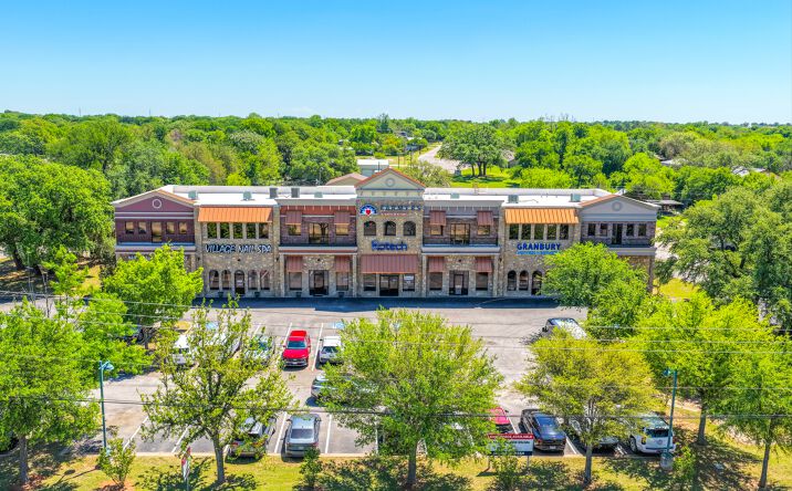 Pictures of Retail property located at 3301 East US Hwy 377, Granbury, TX 76049 for sales - image #1