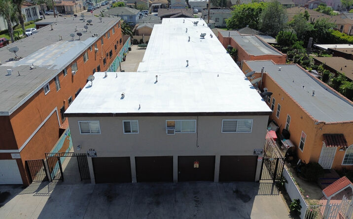 Pictures of Multifamily property located at 174 E Plymouth St, Long Beach, CA 90805 for sales - image #1