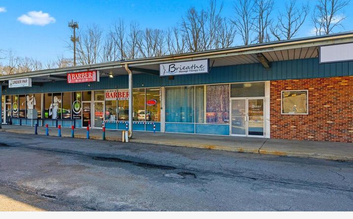 Pictures of Retail property located at 5474 Southern Maryland Blvd, Lothian, MD 20711 for sales - image #1