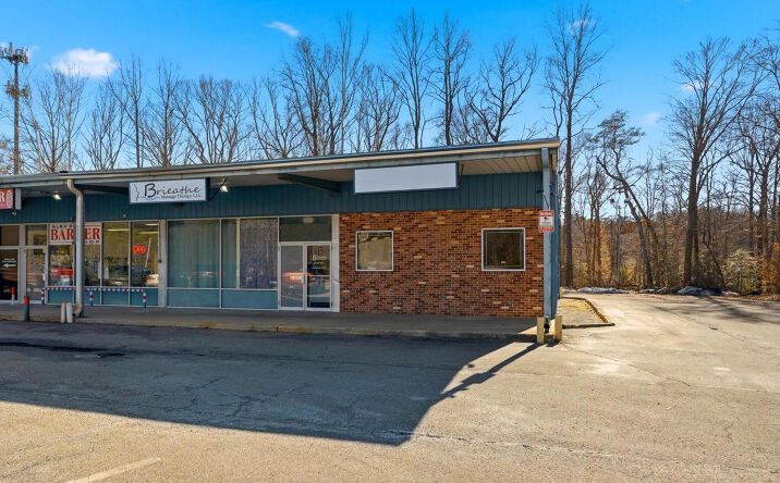 Pictures of Office, Retail property located at 5472 Southern Maryland Blvd, Lothian, MD 20711 for sales - image #1
