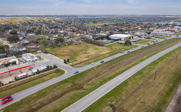 Pictures of Land property located at 0 Fairmont Pky, La Porte, TX 77571 for sales - image #1