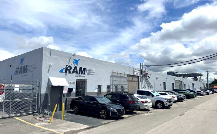 Pictures of Industrial property located at 3661 Northwest 50th Street, Miami, FL 33142 for sales - image #1