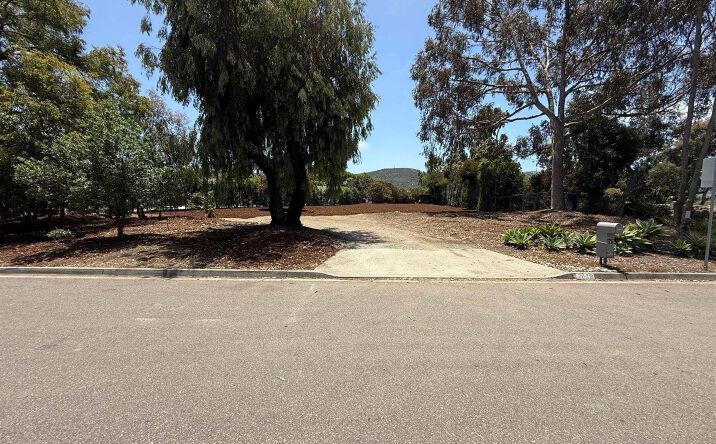 Pictures of Land property located at Woodford Drive Unit 12, La Jolla, CA 92037 for sales - image #1