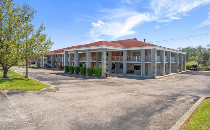 Pictures of Hospitality property located at 182 Quillen Chapel Rd, Service Road, KY NULL for sales - image #1