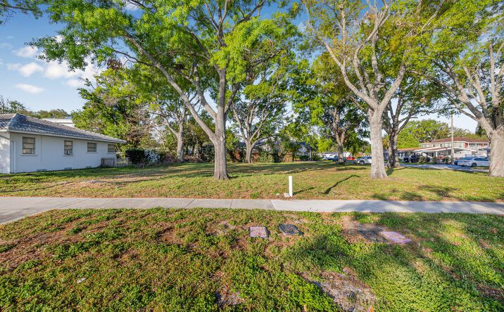 Pictures of Land property located at 604 Channel Dr, Tampa, FL 33606 for sales - image #1