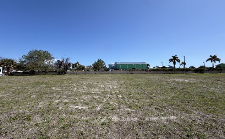 705 SE Tarpon Ave, Stuart