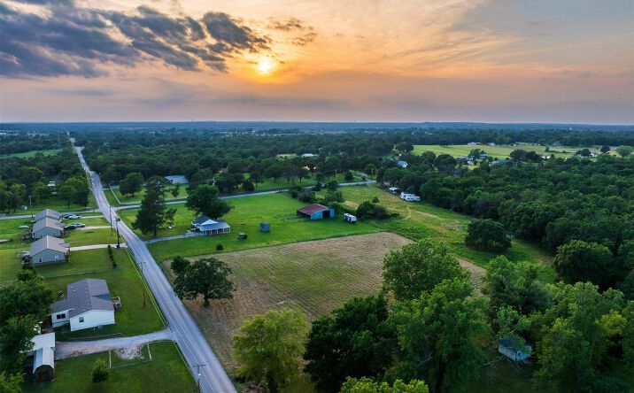 Pictures of Land property located at 2 E 121st Street, Coweta, OK 74429 for sales - image #1