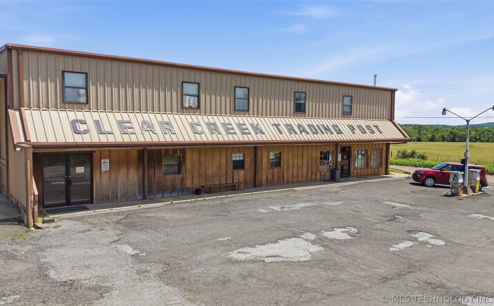 Pictures of Mixed Use property located at 15994 N Clear Creek Road, Hulbert, OK 74441 for sales - image #1