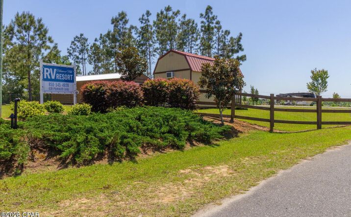 Pictures of Special Purpose property located at 639 Plymouth Loop, Marianna, FL 32448 for sales - image #1