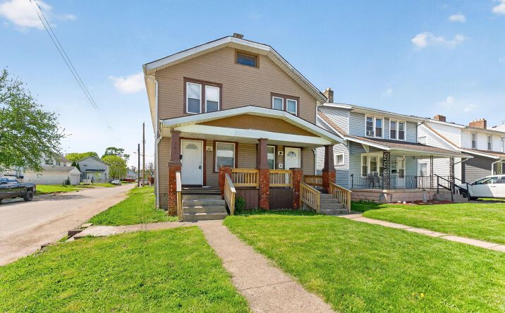 Pictures of Multifamily property located at 585-587 S Burgess Avenue, Columbus, OH 43204 for sales - image #1