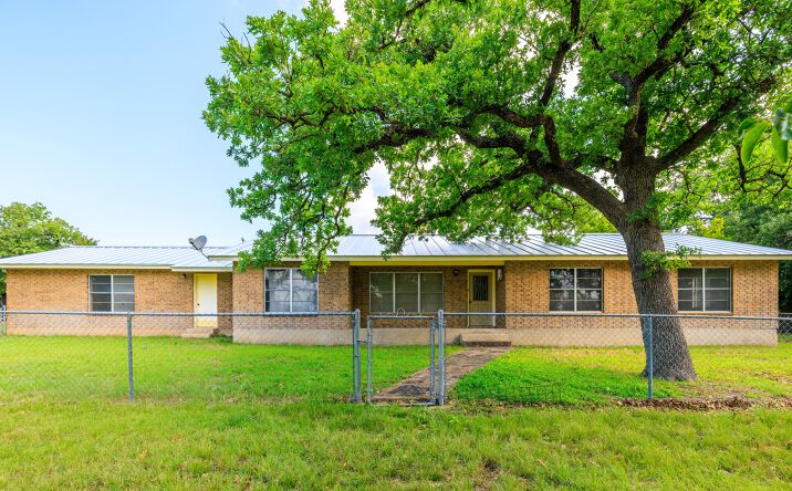 Pictures of Land property located at 8218 N US Hwy 87, Fredericksburg, TX 78624 for sales - image #1