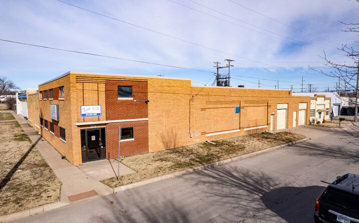 Pictures of Retail, Industrial property located at 918 Dooley Street, Wichita, KS 67213 for sales - image #1