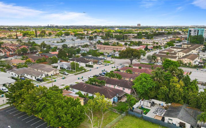 Pictures of Multifamily property located at 11002 SW 3rd St, Sweetwater, FL 33174 for sales - image #1