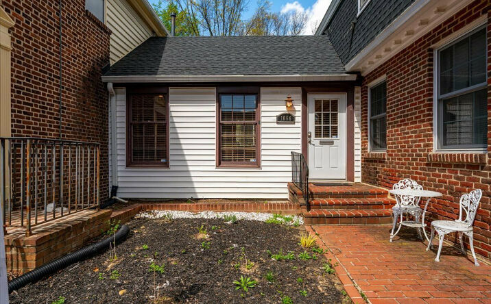Pictures of Office property located at 1666 Village Green, Crofton, MD 21114 for sales - image #1