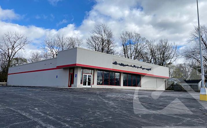 Pictures of Retail property located at 534 Countyline Street, Fostoria, OH 44830 for sales - image #1