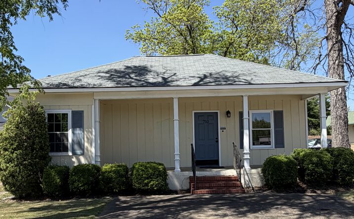 Pictures of Office property located at 710 12th St, Phenix City, AL 36867 for sales - image #1