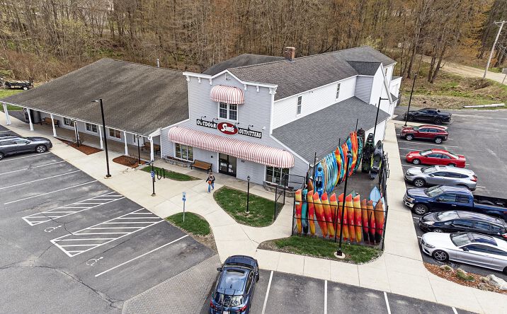Pictures of Retail property located at 227 RUSSELL ST, HADLEY, MA 01035 for sales - image #1
