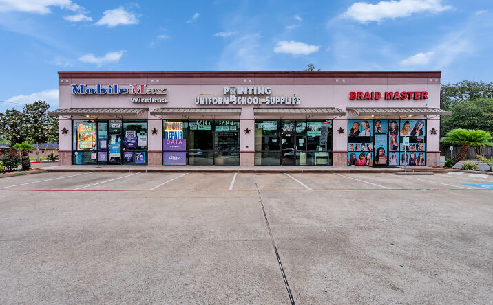 Pictures of Retail property located at 4313 W Broadway St, Pearland, TX 77581 for sales - image #1