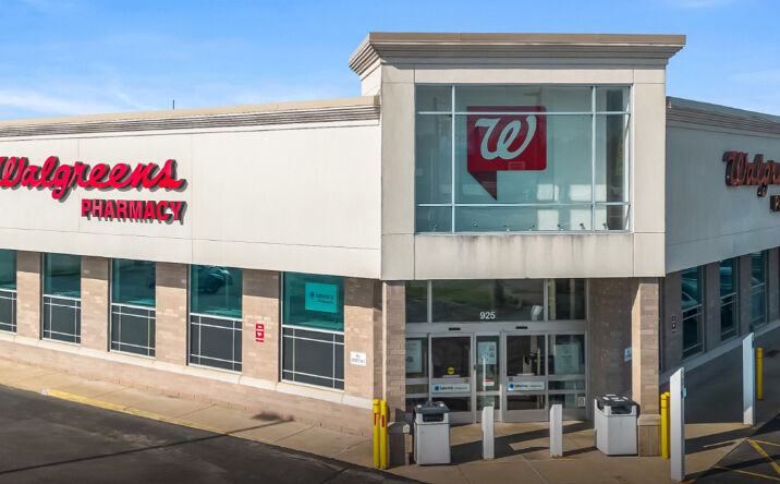 Pictures of Retail property located at 925 S Green River Rd, Evansville, IN 47715 for sales - image #1