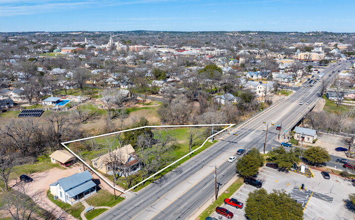 Pictures of Hospitality, Office, Retail, Special Purpose property located at 402 S Adams St, Fredericksburg, TX 78624 for sales - image #1