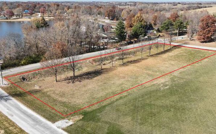 Pictures of Land property located at Lot 17 & 22 Panther Creek Subdivision, Pittsfield, IL 62363 for sales - image #1