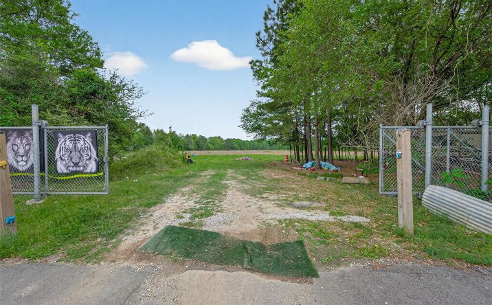 Pictures of Land property located at 0 Stroker Rd, Crosby, TX 77532 for sales - image #1