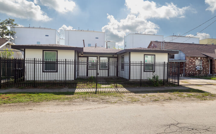 Pictures of Multifamily property located at 6403 Illinois St, Houston, TX 77021 for sales - image #1
