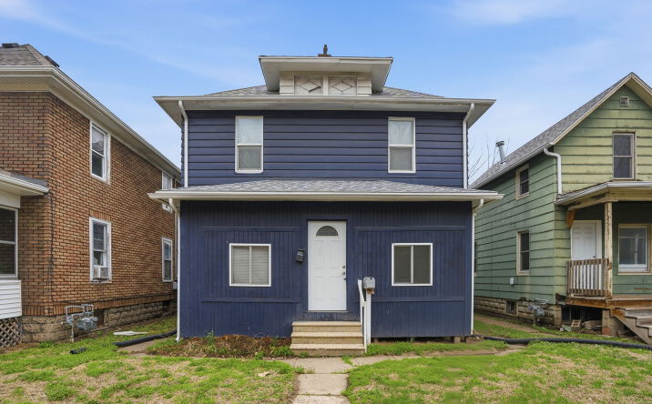 Pictures of Multifamily property located at 1415 18th Ave, East Moline, IL 61244 for sales - image #1