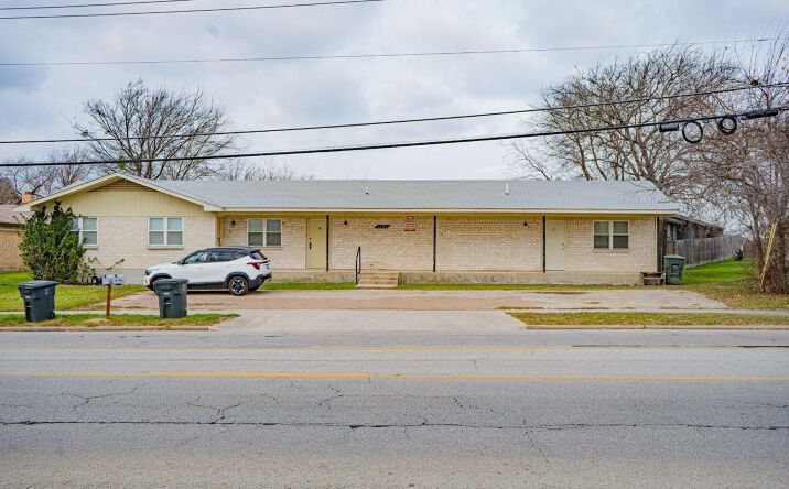 Pictures of Multifamily property located at 1203 Willow Springs Rd, Killeen, TX 76549 for sales - image #1