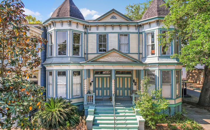 Pictures of Multifamily property located at 301 E Henry St, Savannah, GA 31401 for sales - image #1