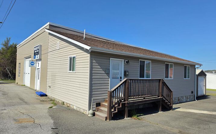 310 W Oldtown St, Galax