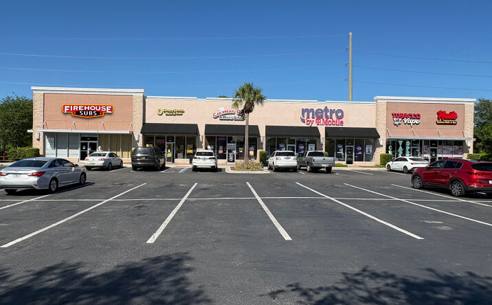 Pictures of Retail property located at 121 Howland Blvd, Deltona, FL 32738 for sales - image #1