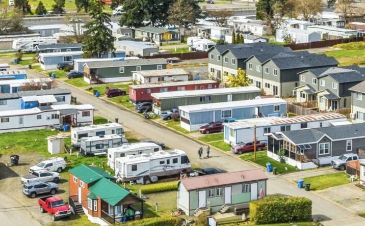 Pictures of Mobile Home Park property located at 819 S Comstock Road, Sutherlin, OR 97479 for sales - image #1