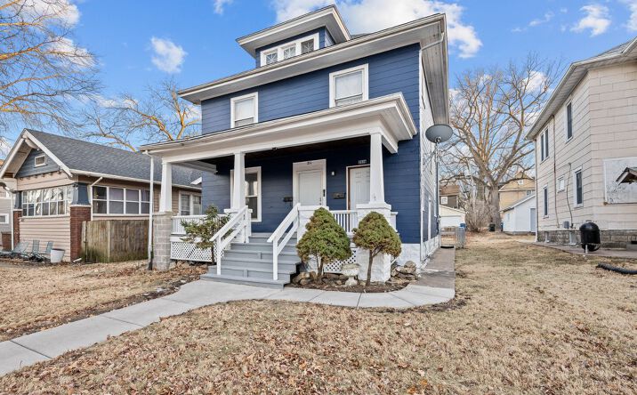 Pictures of Multifamily property located at 211 E Dover Ct, Davenport, IA 52803 for sales - image #1