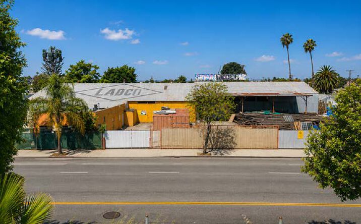 Pictures of Industrial property located at 1137-1155 S Eastern Ave, Los Angeles, CA 90023 for sales - image #1