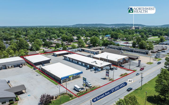 Pictures of Retail property located at 1772 W Sunset Ave, Springdale, AR 72762 for sales - image #1