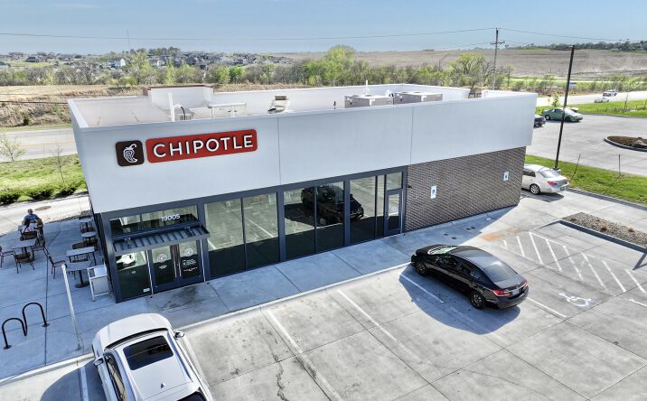 Pictures of Retail property located at 19005 Oakmont Drive, Omaha, NE 68136 for sales - image #1