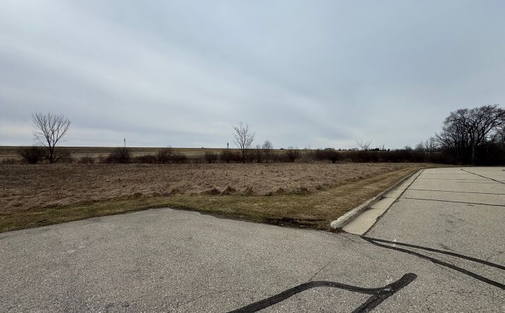 Pictures of Retail, Land property located at N168W22228 MAIN ST, JACKSON, WI 53037 for sales - image #1