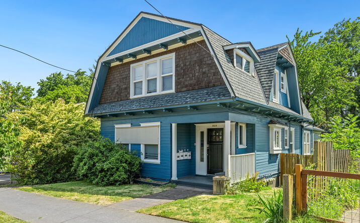 Pictures of Multifamily property located at 3424 SE 10TH AVE, Portland, OR 97202 for sales - image #1