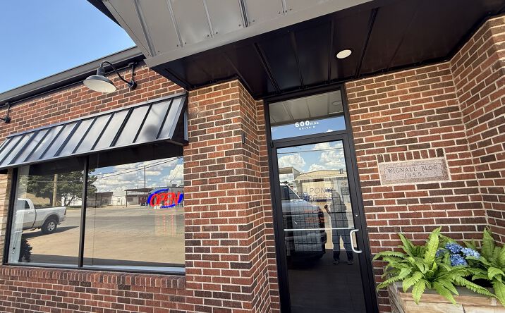 Pictures of Retail, Business for Sale property located at 600 5th St, Graham, TX 76450 for sales - image #1