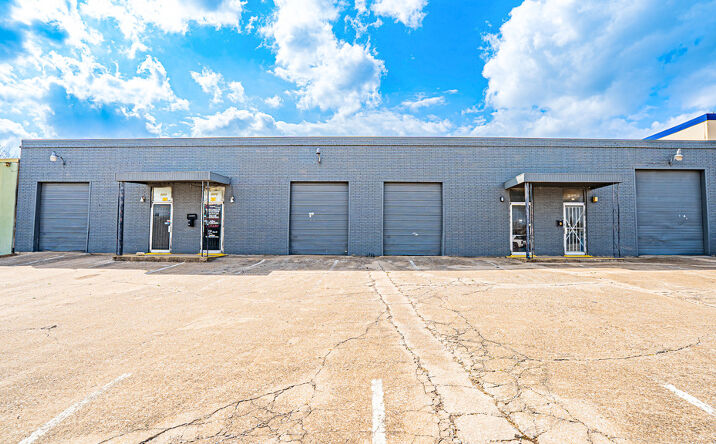 Pictures of Industrial property located at 3216-3220 S. Jones Street, Fort Worth, TX 76110 for sales - image #1