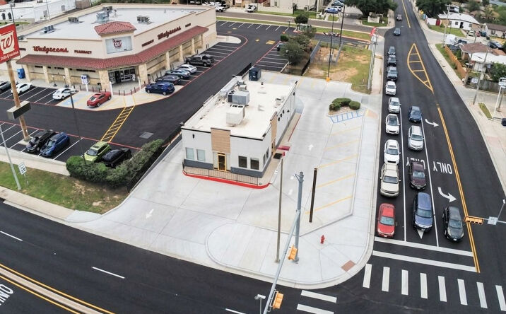 Pictures of Retail property located at 2201 East Saunders Street, Laredo, TX 78043 for sales - image #1