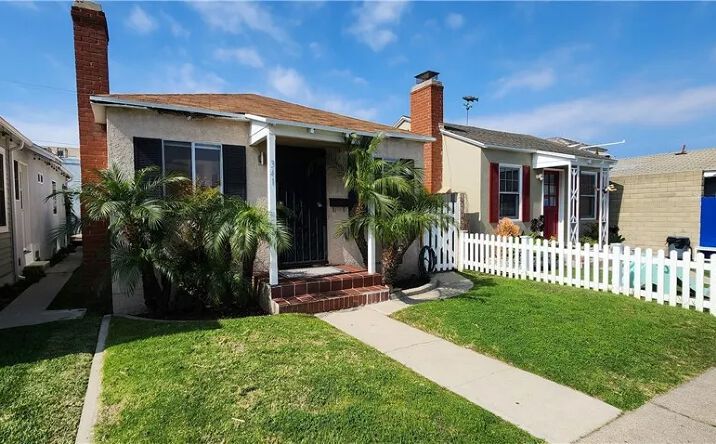 image of property at 341 10TH ST Seal Beach CA 90740-6431