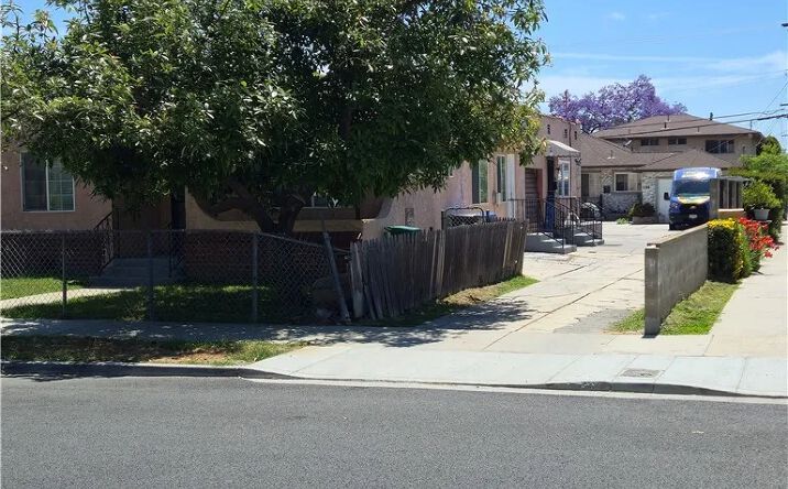 Pictures of Multifamily property located at 42 W Mountain View, Long Beach, CA 90805 for sales - image #1