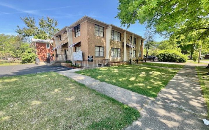 Pictures of Mixed Use, Multifamily, Office property located at 2301 Meadow Dr, Louisville, KY 40218 for sales - image #1
