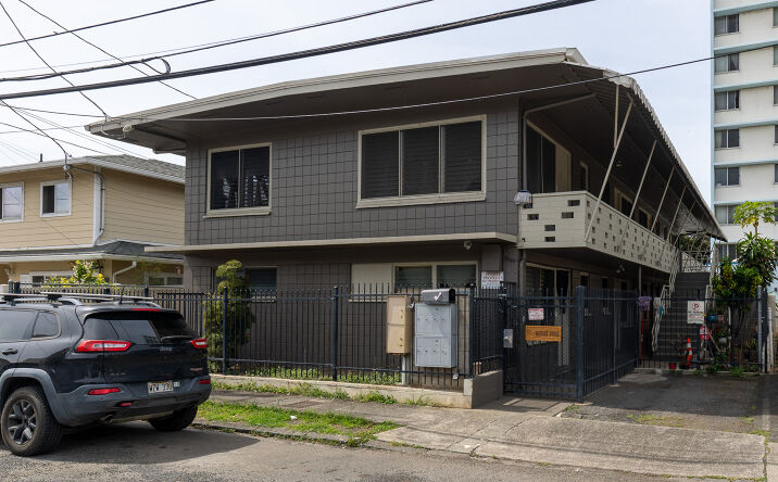 Pictures of Multifamily property located at 1213 Matlock Ave, Honolulu, HI 96814 for sales - image #1